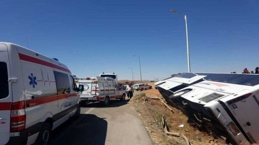 واژگونی اتوبوس مسافربری در موته اصفهان ۱۱ مصدوم داشت